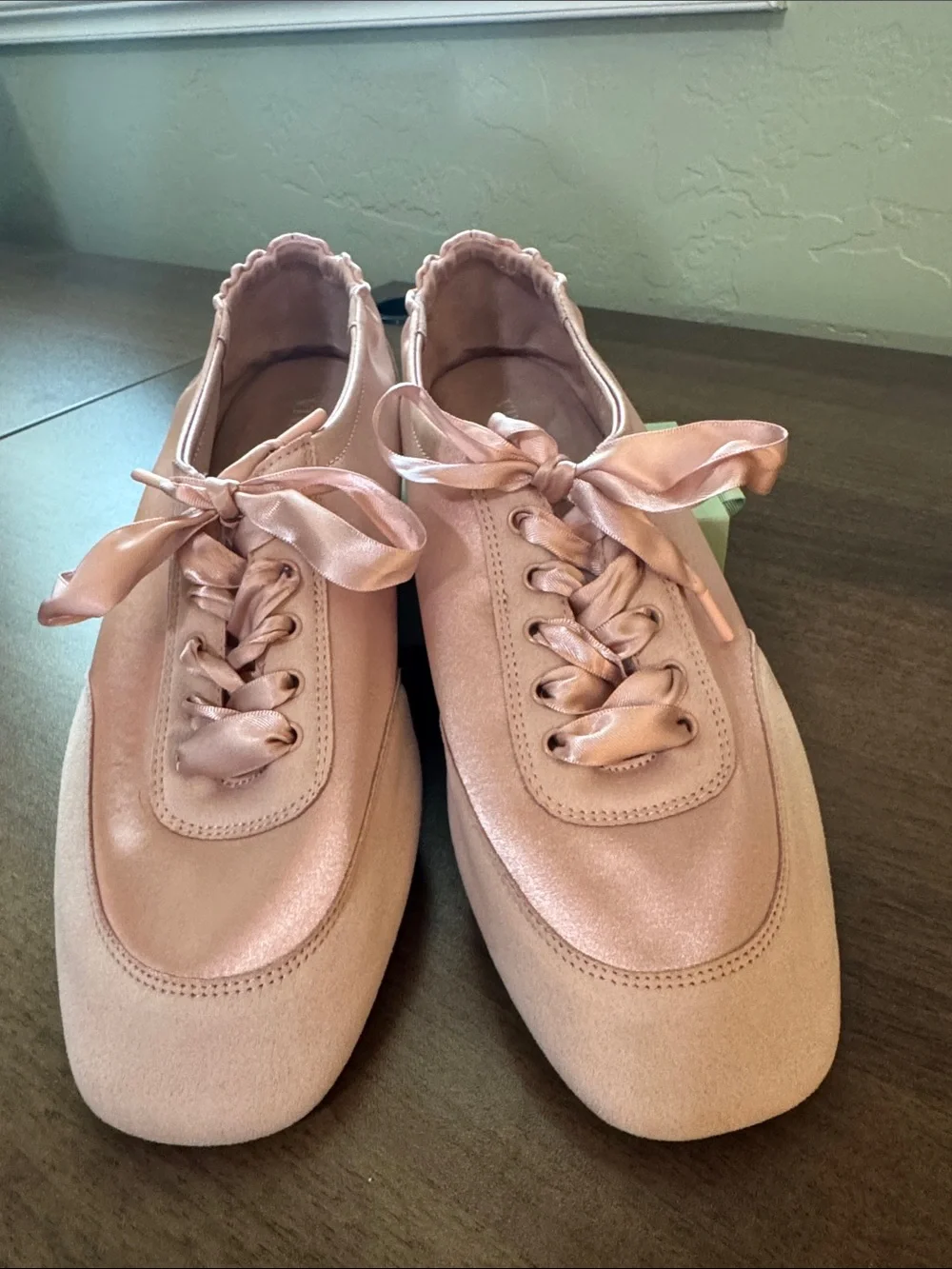 Vivaia Sz. 39.5 Square-Toe Lace-Up Satin Sneakerina (Cristina)